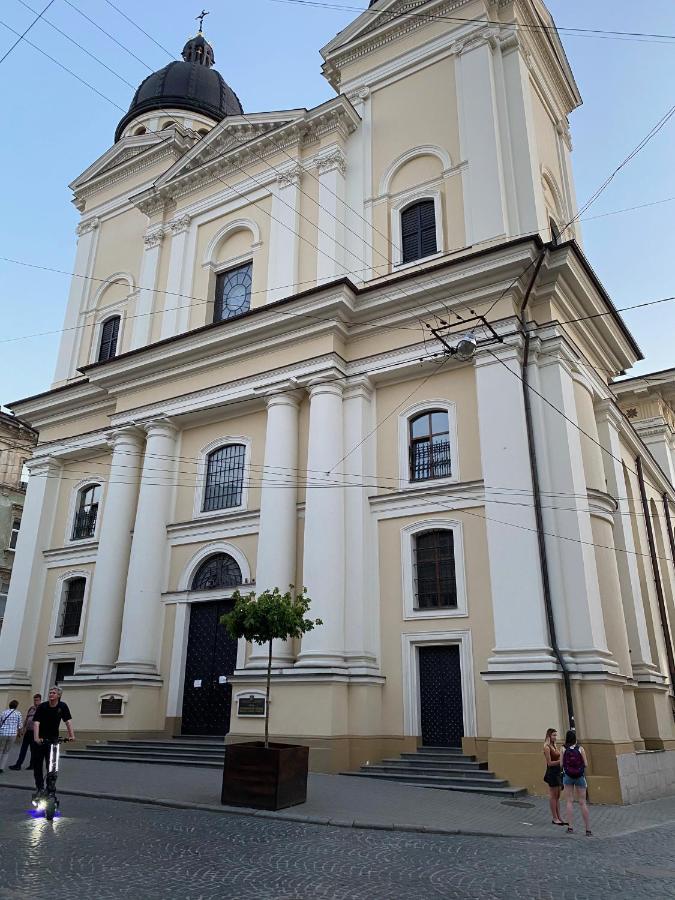 В Центрі Біля Ратуші Вулиця Площа Ринок 11 Liov Exterior foto