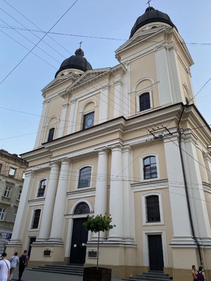 В Центрі Біля Ратуші Вулиця Площа Ринок 11 Liov Exterior foto