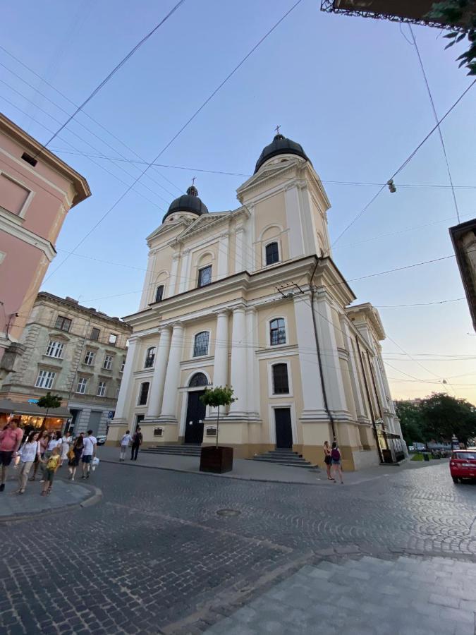 В Центрі Біля Ратуші Вулиця Площа Ринок 11 Liov Exterior foto